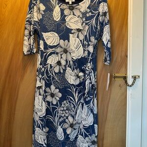 Signature by Robbie Bee Navy and White Floral Dress